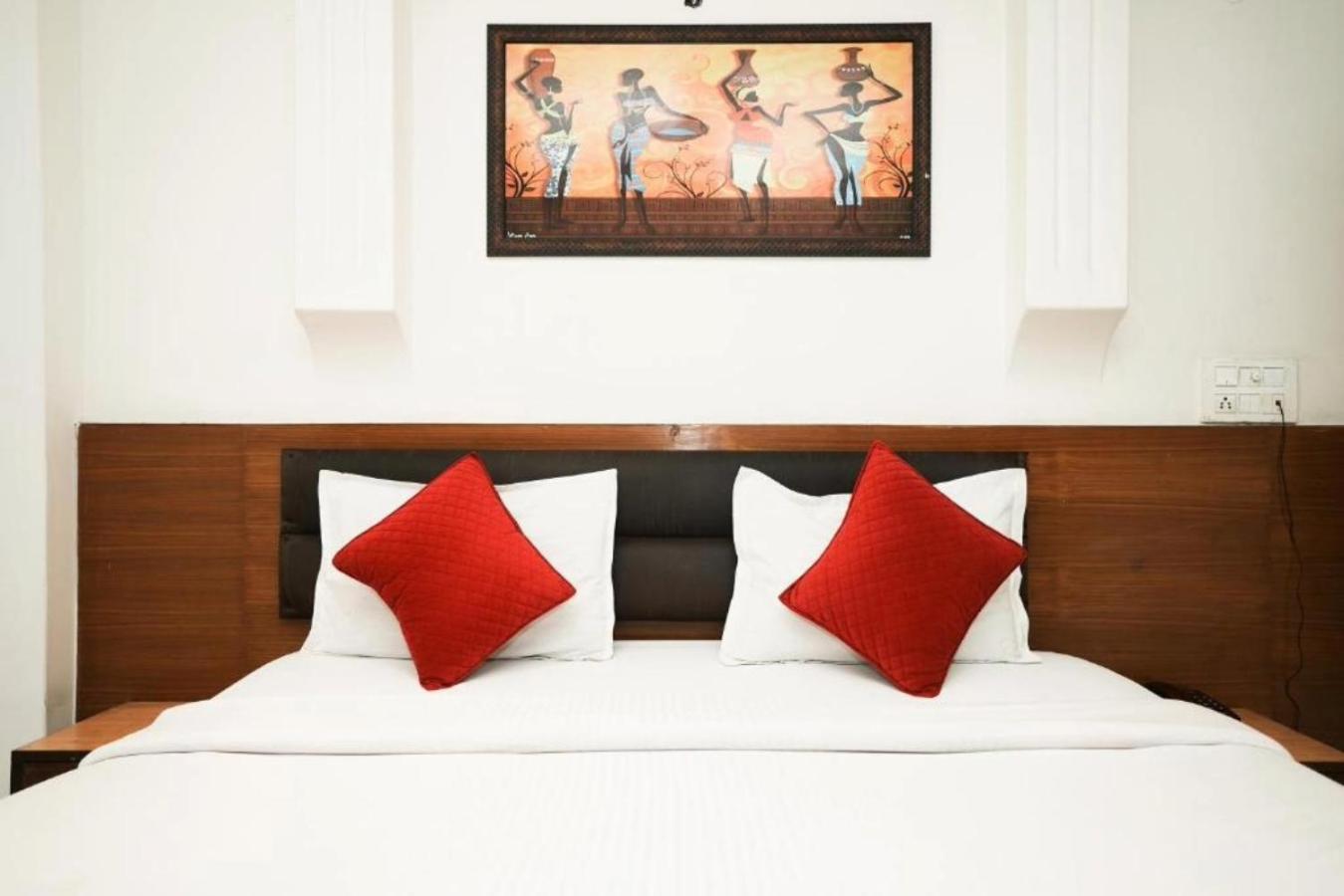 Paradise International By Jmd Group Near Delhi Igi Airport 3* New Delhi